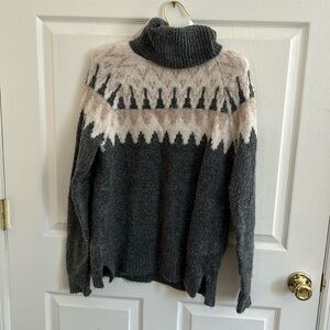 Abercrombie & Fitch knit gray and white turtleneck sweater